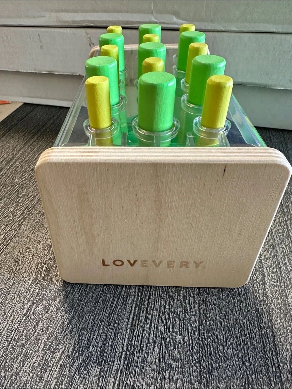 LOVEVERY wooden posting